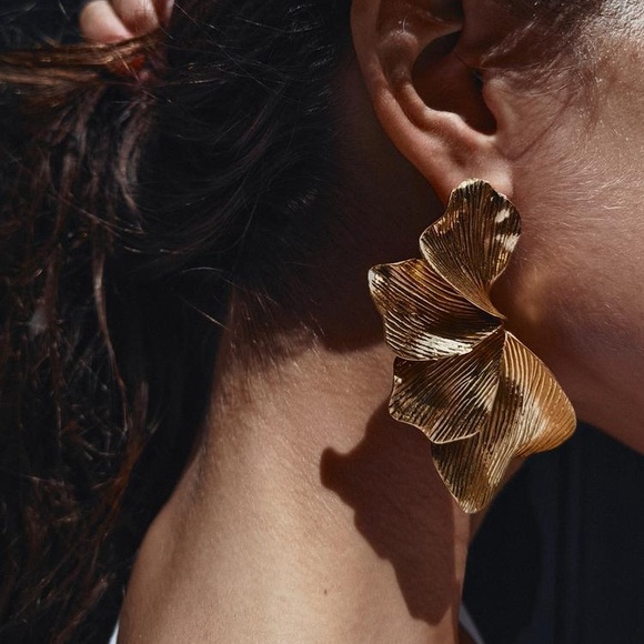 Zara earrings in gold - Picture 4 of 5